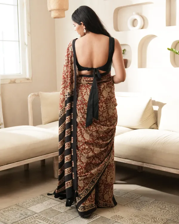 Red_Floral_Cotton_Floral_Jaal_Print_Mul_Saree_For_Women